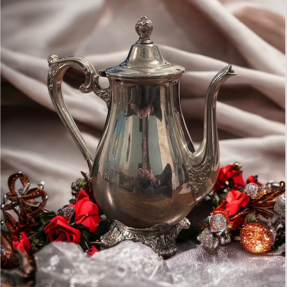 Vintage Wm. Rogers & Son Silverplate Coffee Pot - Picture 4 of 9